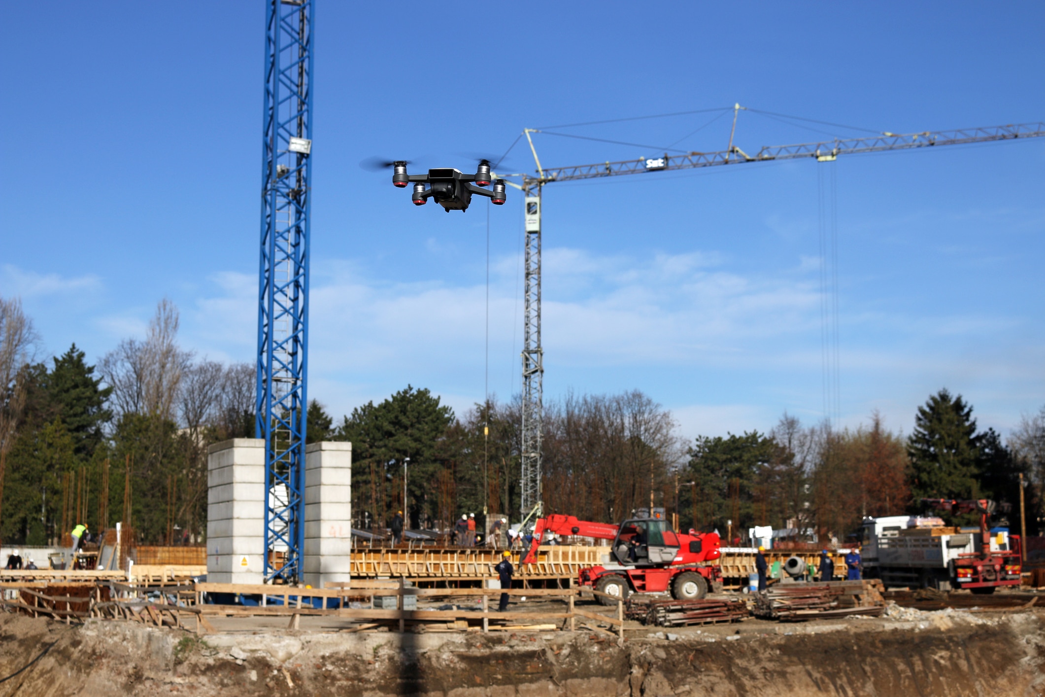 Construction drones: 7 ways to mitigate risk before you fly